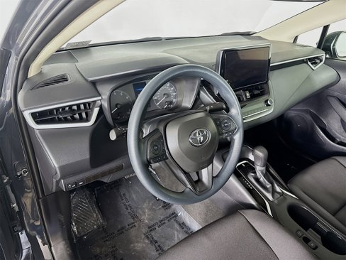 Used 2025 Toyota Corolla LE image 9