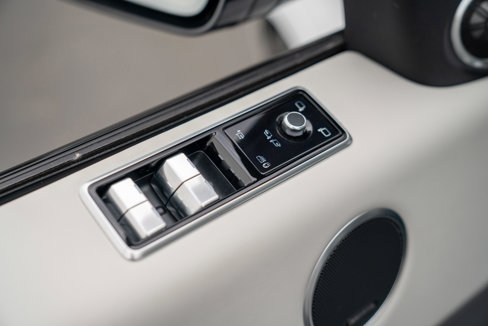 Used 2022 Land Rover Range Rover Sport SVR Carbon Edition image 18