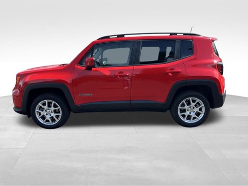 Used 2019 Jeep Renegade Latitude w/ Cold Weather Group image 4