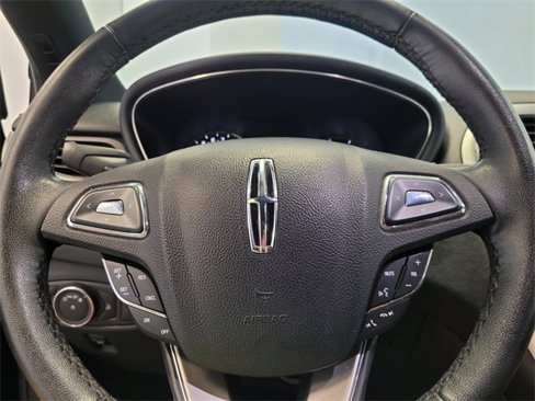 Used 2018 Lincoln MKC Premiere image 24