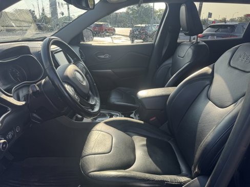 Used 2019 Jeep Cherokee Limited image 8