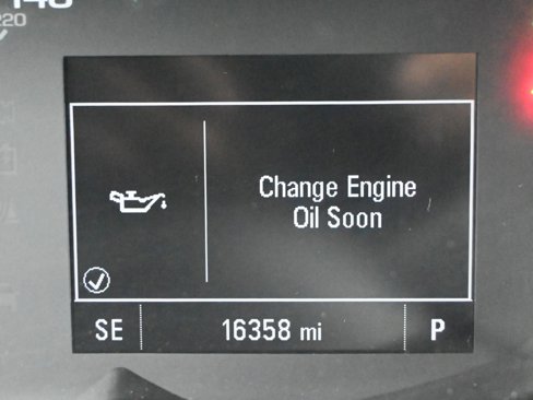 Used 2022 Chevrolet Trax LT w/ Midnight Edition image 15