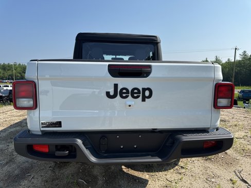 New 2025 Jeep Gladiator Sport image 4