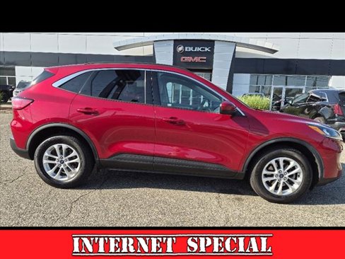 Used 2020 Ford Escape SE image 1
