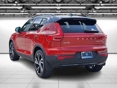 Used 2021 Volvo XC40 T5 R-Design w/ Advanced Package image 7