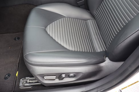 Used 2018 Toyota Camry SE image 17