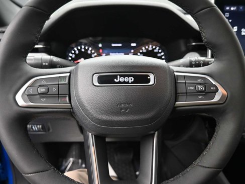 Used 2023 Jeep Compass Latitude w/ Convenience Group image 5