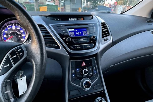 Used 2016 Hyundai Elantra SE image 6