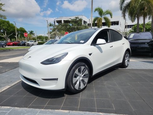 Used 2023 Tesla Model Y Long Range image 15