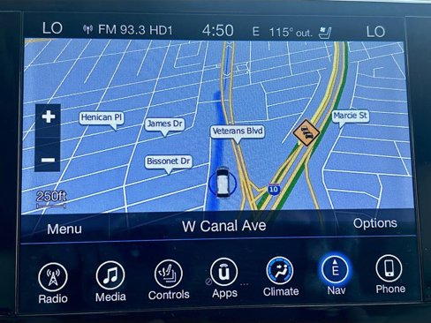 Used 2017 Chrysler Pacifica Platinum image 13