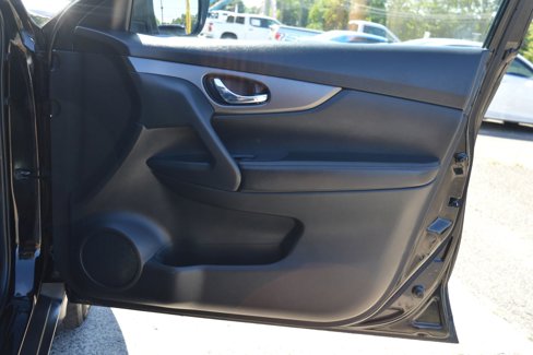 Used 2016 Nissan Rogue S image 29