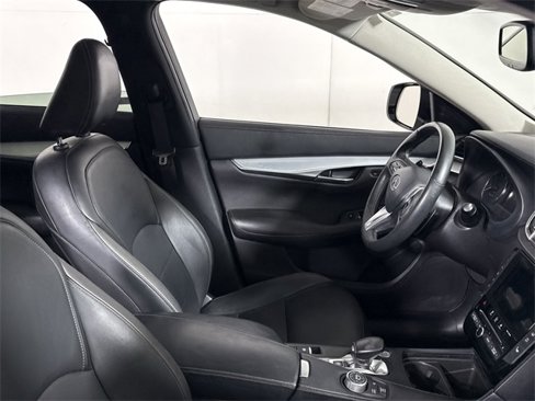 Used 2019 INFINITI QX50 Essential w/ Premium Heat Package image 11