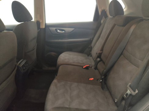 Used 2015 Nissan Rogue S image 18