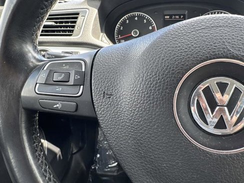 Used 2013 Volkswagen Passat 2.5 SE image 22