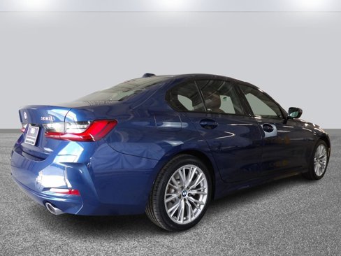 Used 2023 BMW 330i Sedan image 4