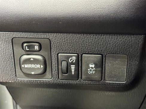 Used 2013 Toyota RAV4 XLE image 42