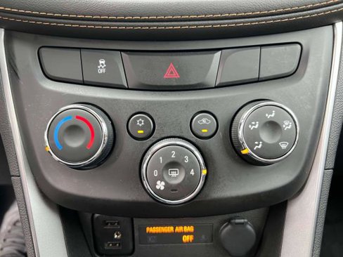 Used 2020 Chevrolet Trax LS image 27
