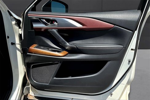 Used 2018 MAZDA CX-9 Signature image 19
