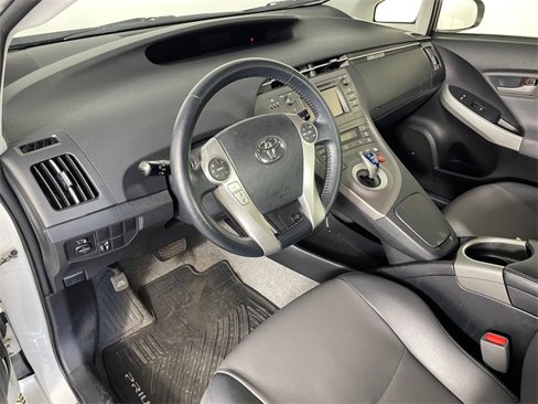 Used 2015 Toyota Prius Four image 5