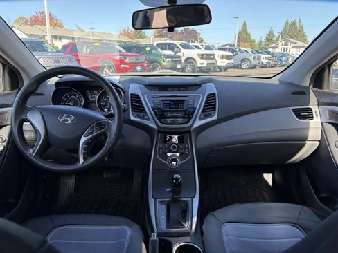Used 2014 Hyundai Elantra SE image 4