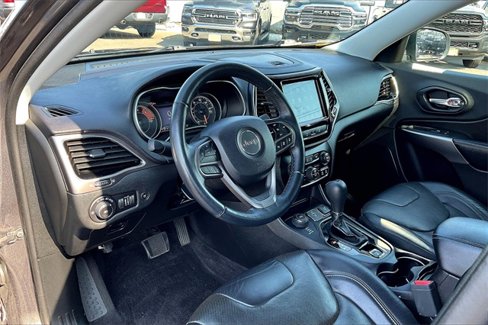 Used 2019 Jeep Cherokee Limited w/ Luxury Group image 15