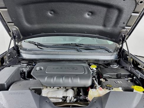 Used 2019 Jeep Cherokee Latitude Plus w/ Cold Weather Group image 33