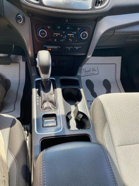 Used 2019 Ford Escape SE image 19