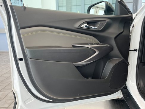 Certified 2024 Chevrolet Trax ACTIV w/ Sunroof Package image 14