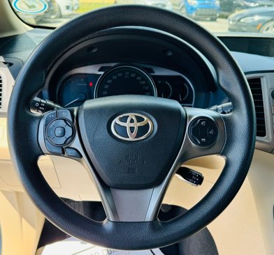 Used 2015 Toyota Venza LE image 11