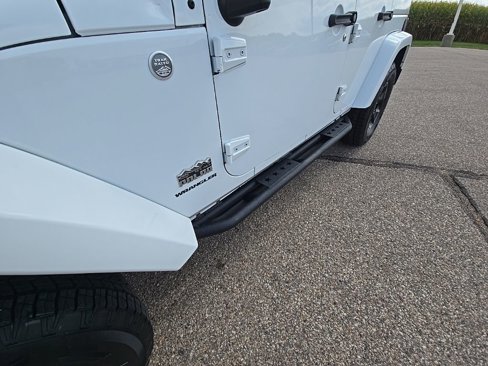 Used 2014 Jeep Wrangler Unlimited Sahara image 36