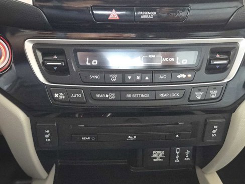 Used 2017 Honda Pilot Touring image 19