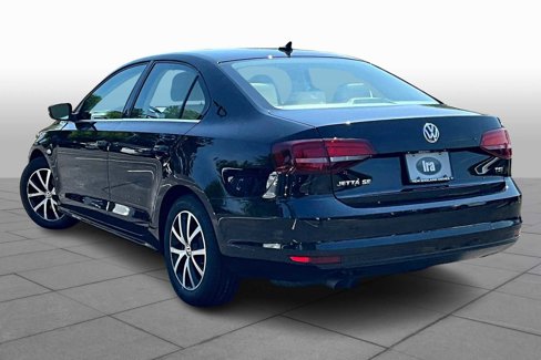 Used 2017 Volkswagen Jetta SE image 11