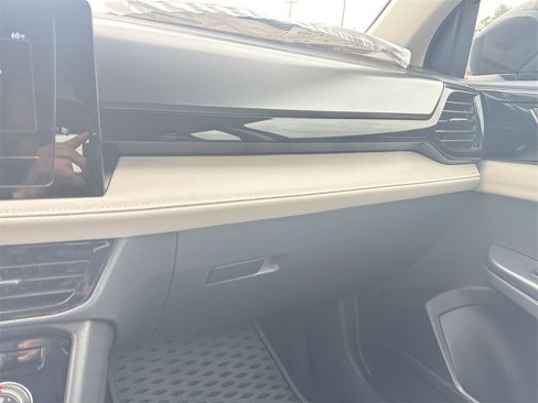 New 2025 Volkswagen Taos S image 10