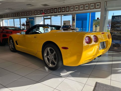 Used 2002 Chevrolet Corvette Convertible w/ Preferred Equipment Group2 image 2