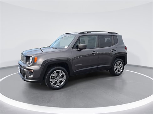 Used 2019 Jeep Renegade Latitude w/ Cold Weather Group image 5