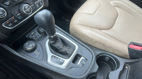 Used 2017 Jeep Cherokee Limited w/ Luxury Group image 31