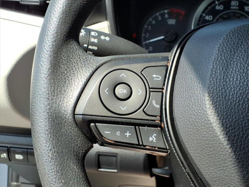 Used 2022 Toyota Corolla LE image 18
