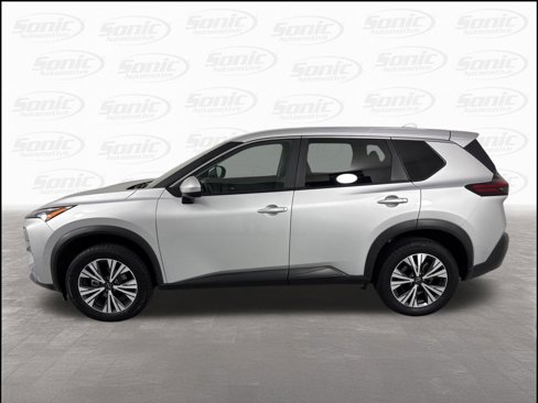 Used 2023 Nissan Rogue SV image 2