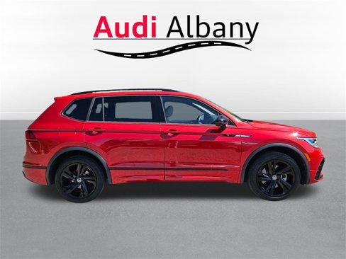 Used 2024 Volkswagen Tiguan SE R-Line image 3