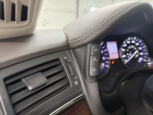 Used 2011 INFINITI M56 x w/ Deluxe Touring Pkg image 15