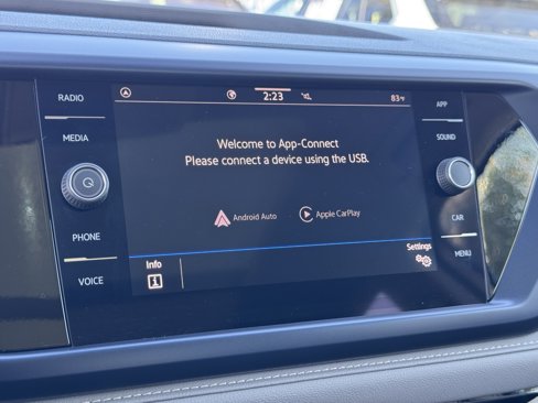 Used 2024 Volkswagen Taos SE w/ Panoramic Sunroof Package image 25