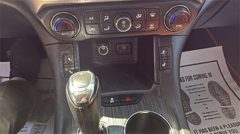 Used 2019 GMC Acadia SLT image 21