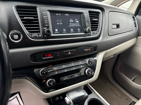 Used 2018 Kia Sedona LX w/ LX Essentials Premium Package image 25