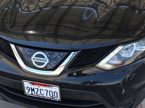 Used 2018 Nissan Rogue Sport SV image 30