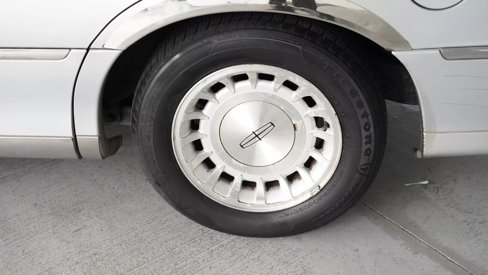 Used 1998 Lincoln Town Car Executive image 22
