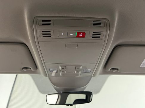 Used 2024 Volkswagen Taos SE image 57