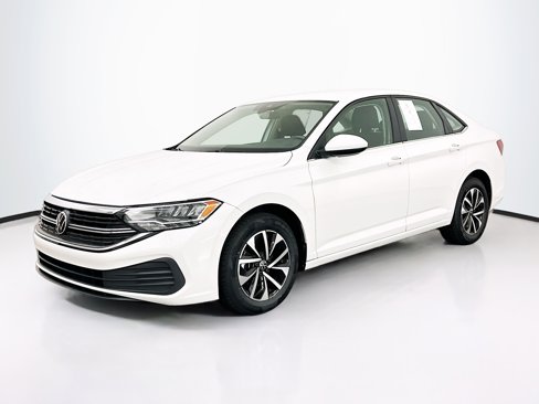 Used 2024 Volkswagen Jetta S image 3