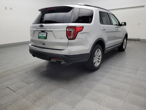 Used 2018 Ford Explorer XLT w/ Equipment Group 201A image 9