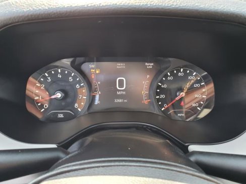 Used 2022 Jeep Compass Limited image 9