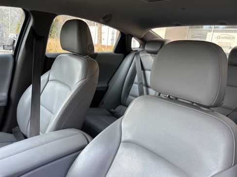 Used 2019 Chevrolet Malibu LT w/ Leather Package image 12